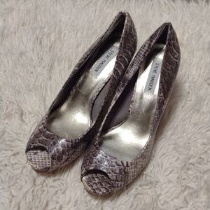 steve madden snake print heels